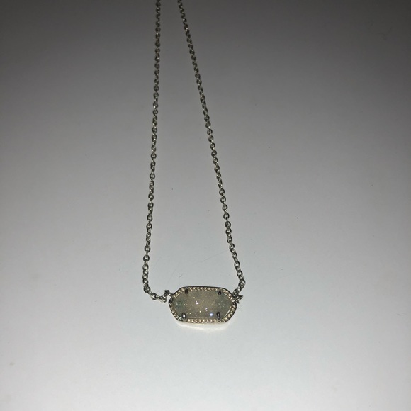 Kendra Scott White/Gold Necklace - Picture 2 of 2